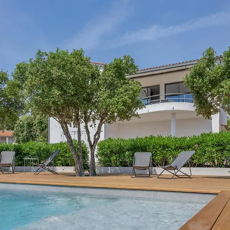 Vue Avec Piscine Privee Pour 4 A 6 Personnes Wifi *